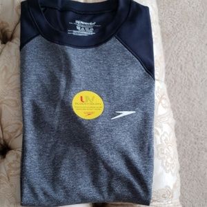 Mens short sleeve tee with uv protection.